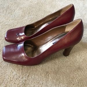 DKNY heels, in excellent condition!